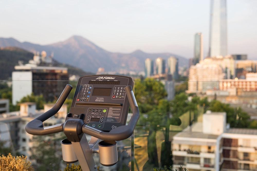 Solace Hotel Santiago Dış mekan fotoğraf A NordicTrack machine