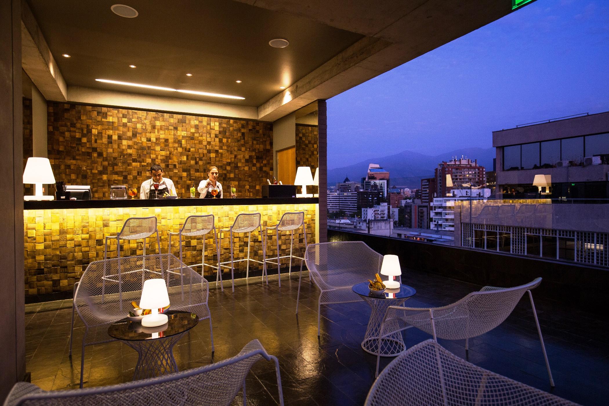 Solace Hotel Santiago Dış mekan fotoğraf Sky Bar