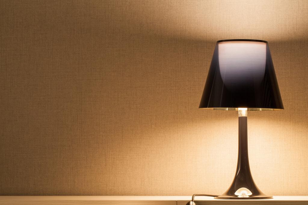 Solace Hotel Santiago Dış mekan fotoğraf A table lamp