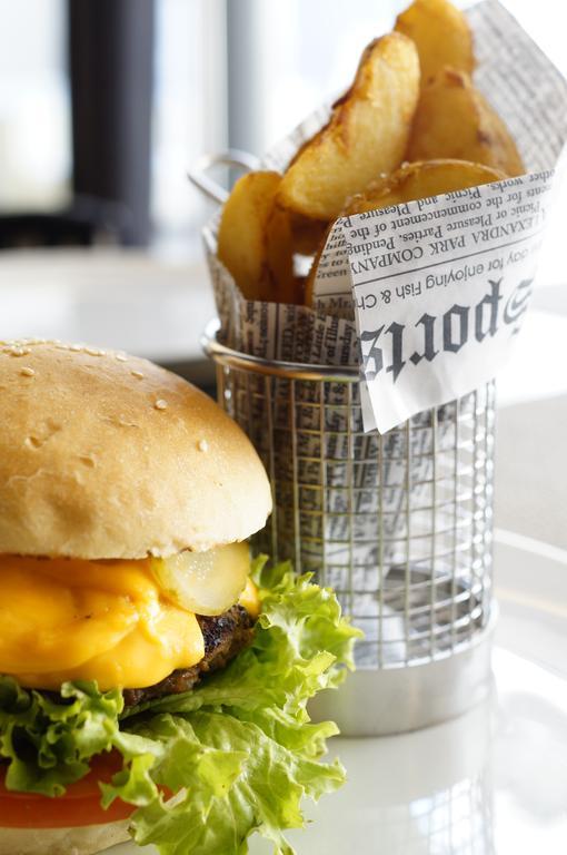 Solace Hotel Santiago Dış mekan fotoğraf A French fry holder