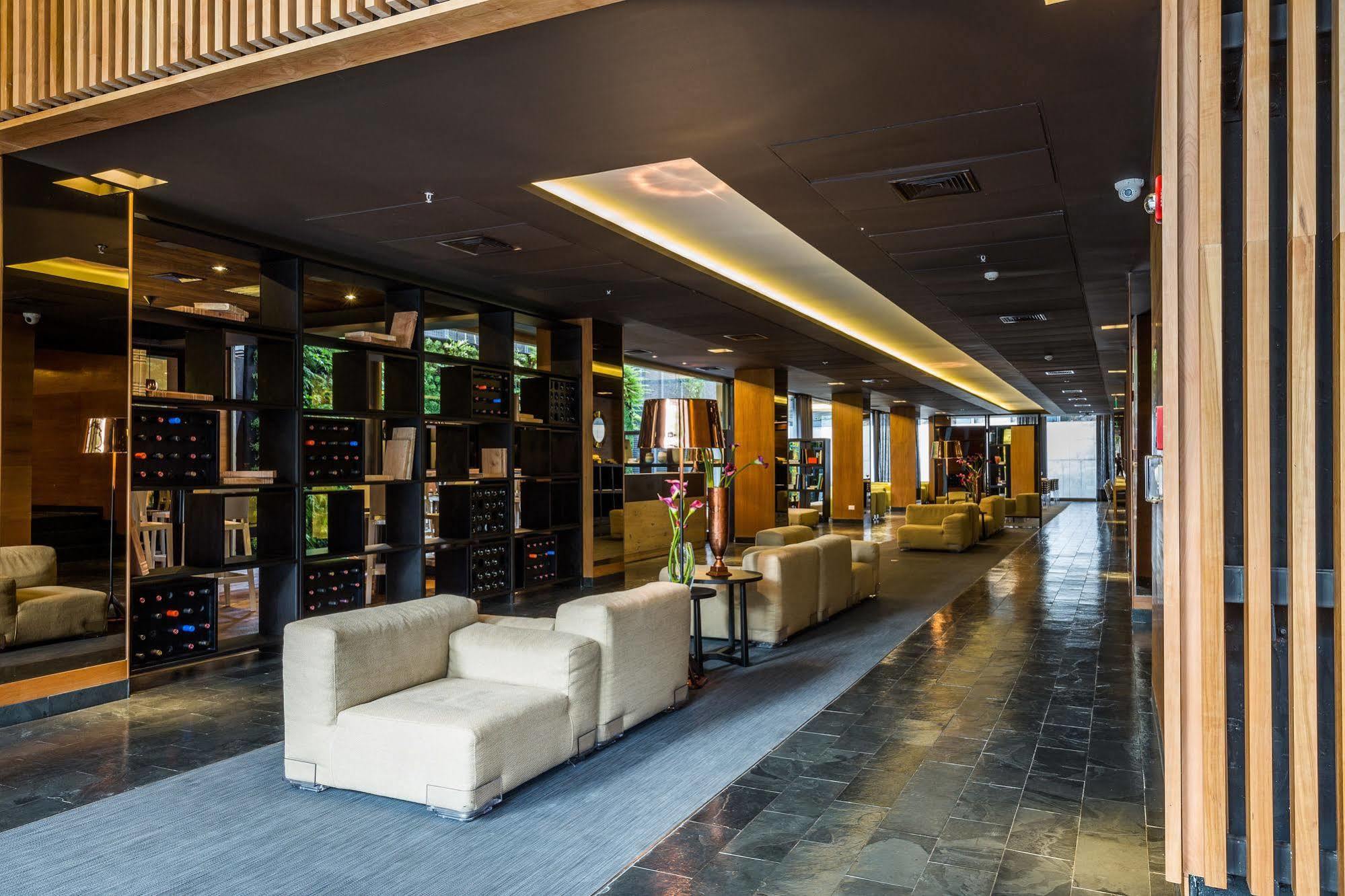 Solace Hotel Santiago Dış mekan fotoğraf The library