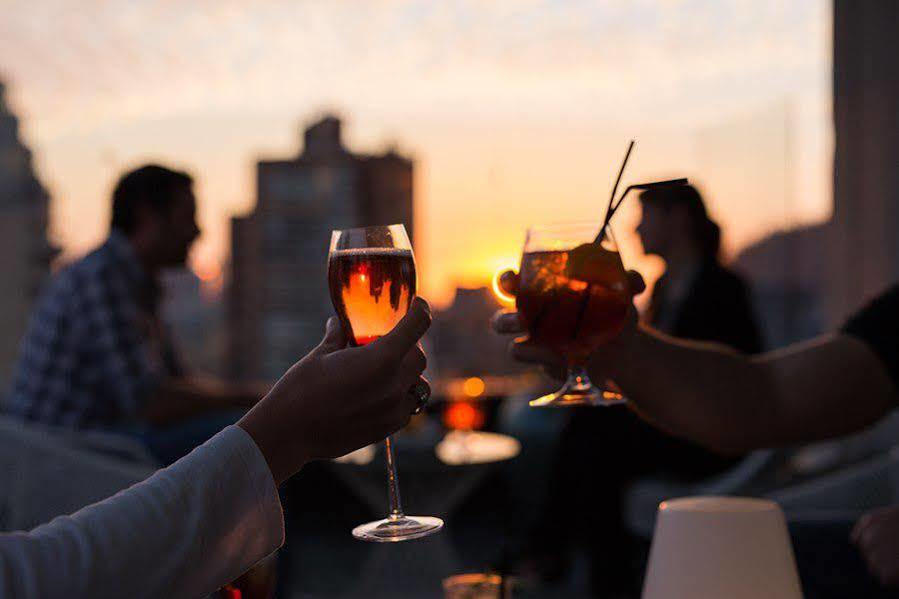 Solace Hotel Santiago Dış mekan fotoğraf Rooftop bar in New York City